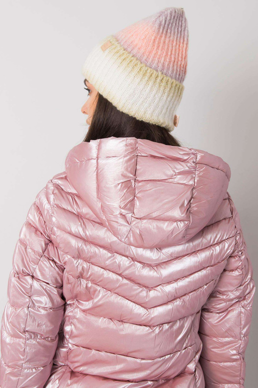Žalia ir persikinė beanie ombre
