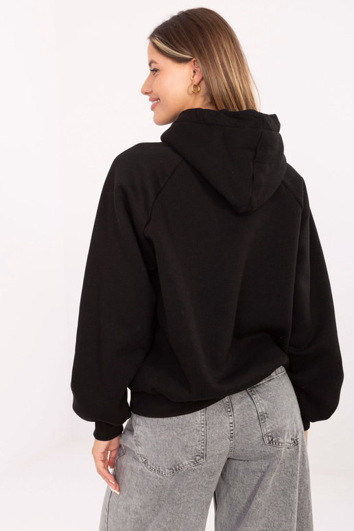 Nikki juodas džemperis