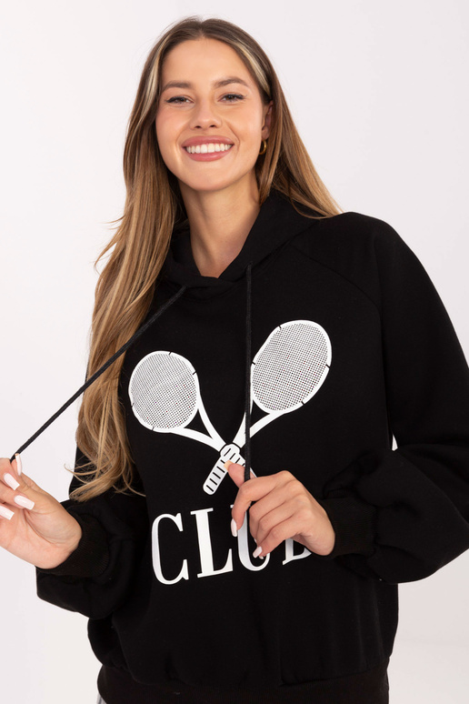 Nikki juodas džemperis