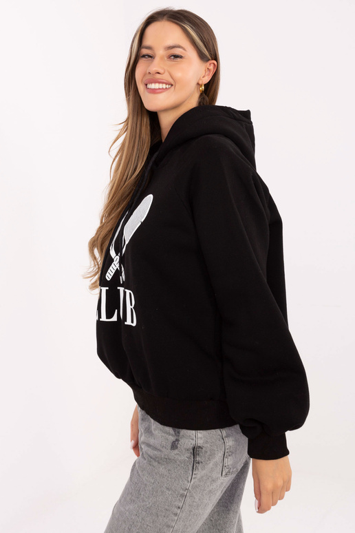 Nikki juodas džemperis