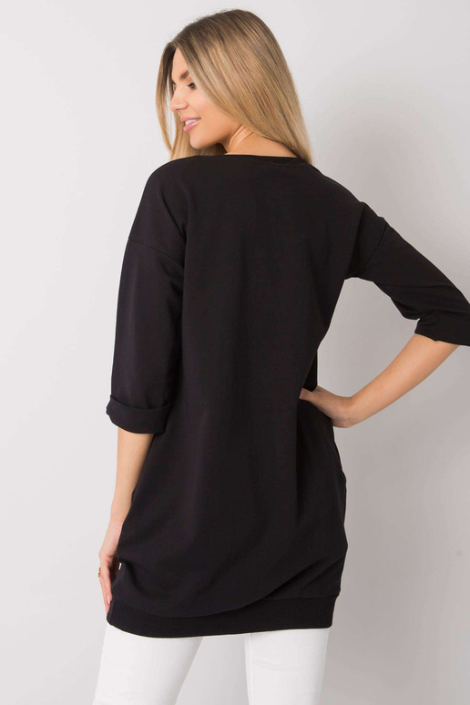 Juodas megztinis su Ivetos kišenėmis Juodas megztinis su Ivetos kišenėmis