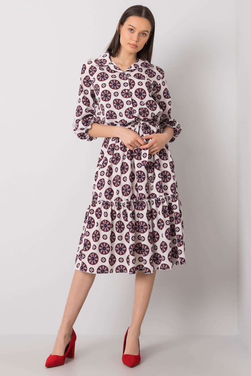 Balta ir raudona suknelė su raštais...