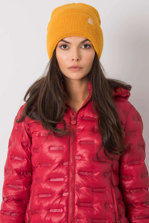 Tamsiai geltona snapukė, moteriška