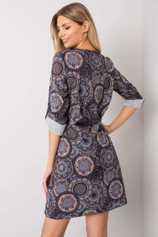 Tamsiai mėlyna suknelė su Kaipo raštais