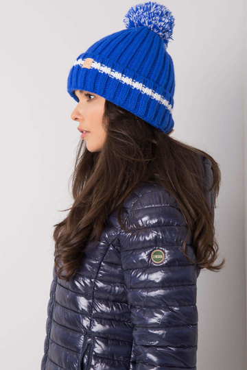 Mėlyna skrybėlė su pomponu