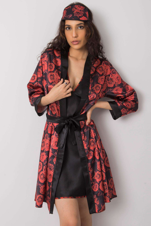 Juodas lovos komplektas su gėlėmis