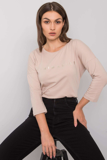 Šviesiai smėlio spalvos...