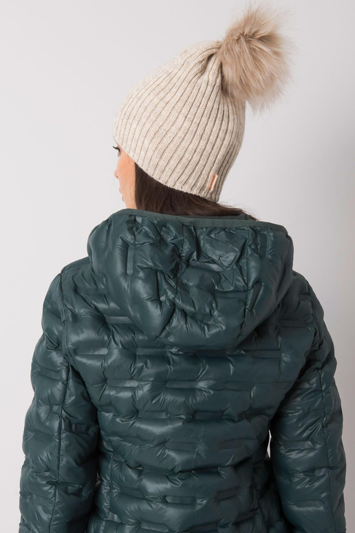 Smėlio spalvos izoliuota moteriška...