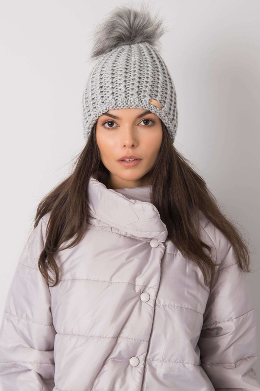 Pilka moteriška žieminė kepurė