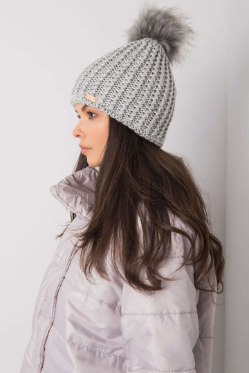Pilka moteriška žieminė kepurė 2