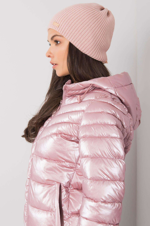 Šviesiai rožinė moteriška kepurė