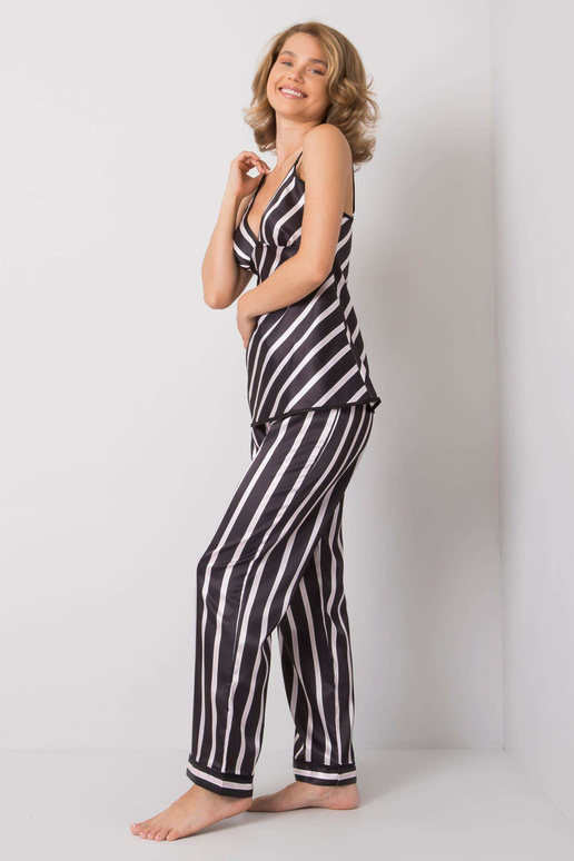 Juodos spalvos dryžuotas lovos...