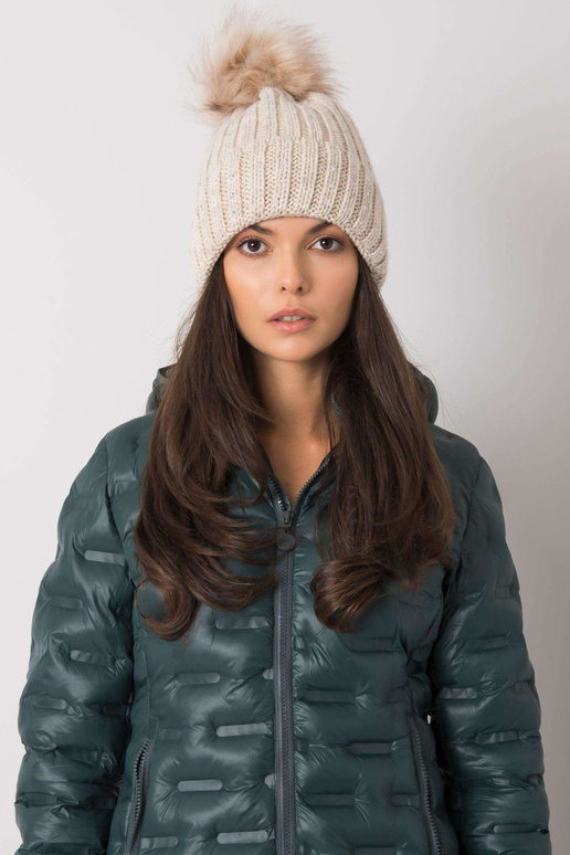 Smėlio spalvos žieminė kepurė su...