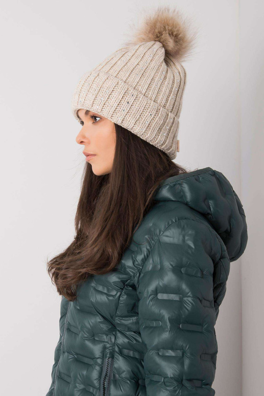 Smėlio spalvos žieminė kepurė su...