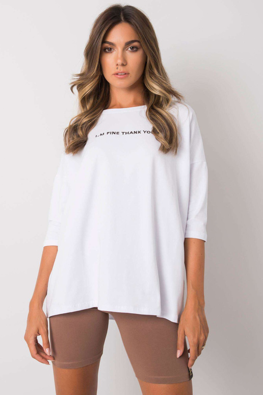 Balta palaidinė su Kaylyn užrašu