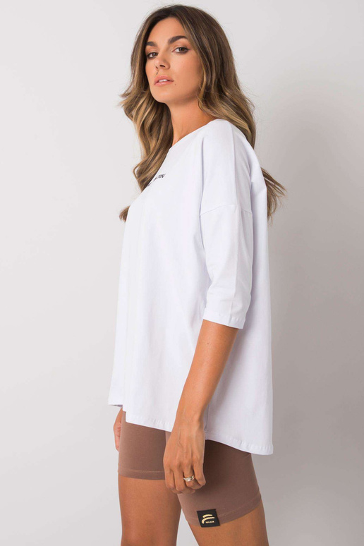 Balta palaidinė su Kaylyn užrašu