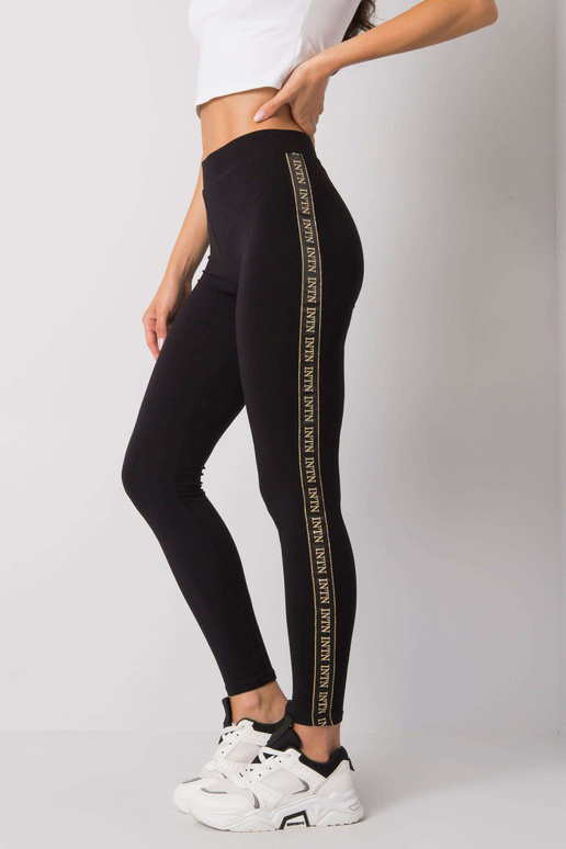 Juodos ir auksinės spalvos...