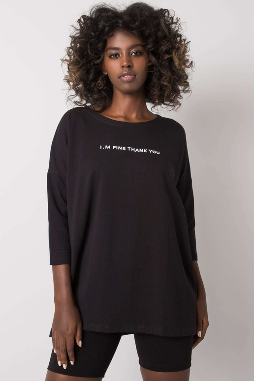 Juoda palaidinė su Kaylyn užrašu