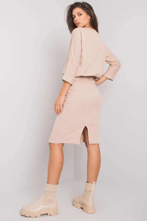 Smėlio spalvos komplektas su sijonu...