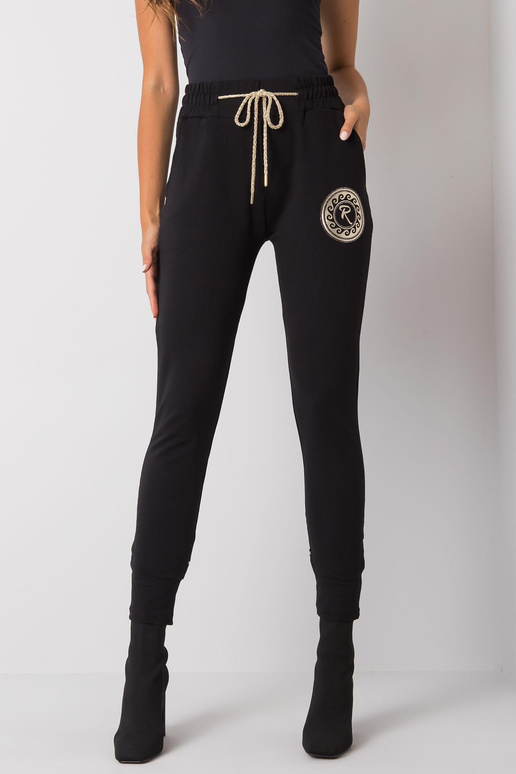 Juodos spalvos „Larissa Print“...