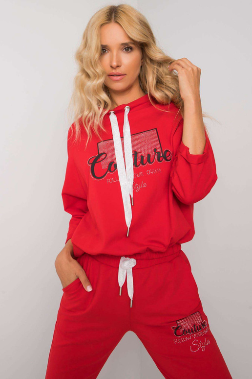 Raudonas rinkinys su Martille...