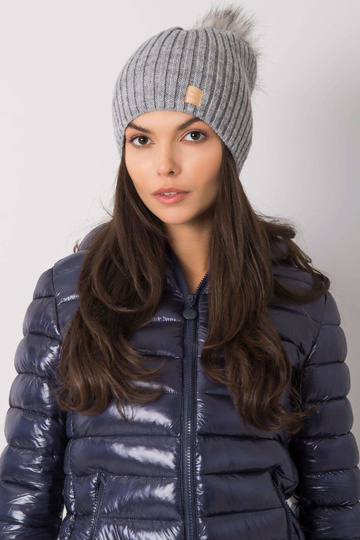 Pilka paminkštinta...