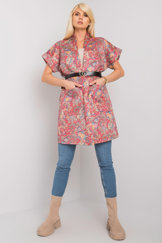 Sonja raudonas paltas trumpomis...