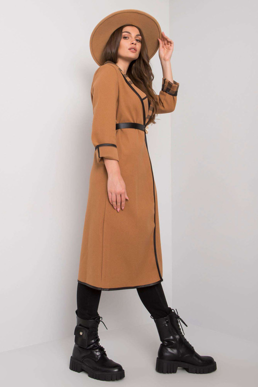 Kupranugario paltas su diržu Annis