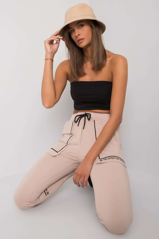 Šviesiai smėlio spalvos Winsley...