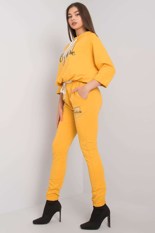 Tamsiai geltonas rinkinys su Martille...