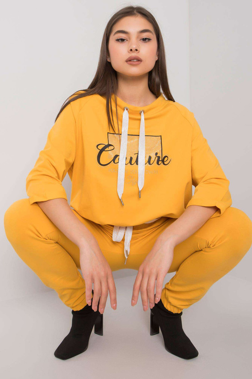 Tamsiai geltonas rinkinys su Martille...