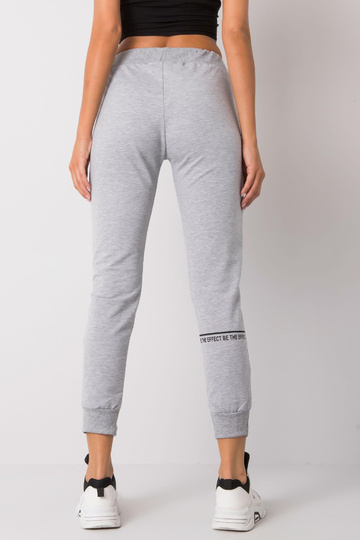 Pilkos spalvos Winsley...