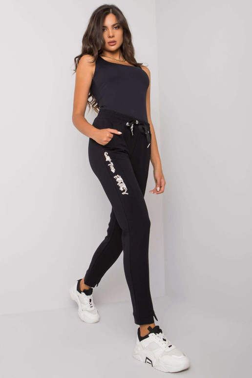 Juodos sportinės kelnės su Peyton...