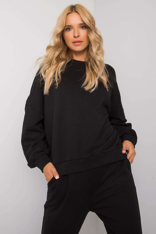 Janessos juodo sportinio kostiumo...