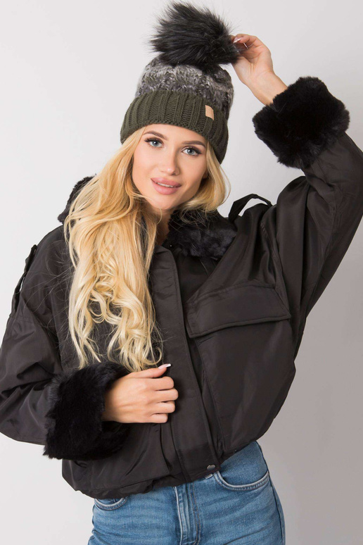 Khaki spalvos žieminė kepurė su kutu...