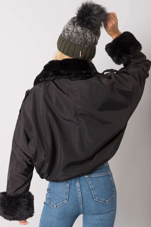 Khaki spalvos žieminė kepurė su kutu...