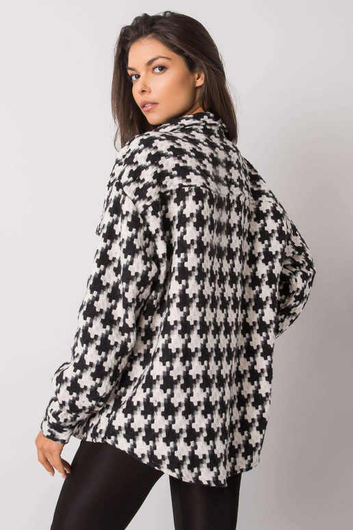 Balti ir juodi marškiniai su...