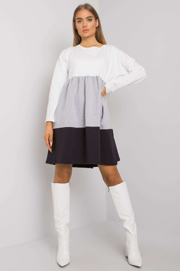 Ekru-pilkos spalvos...