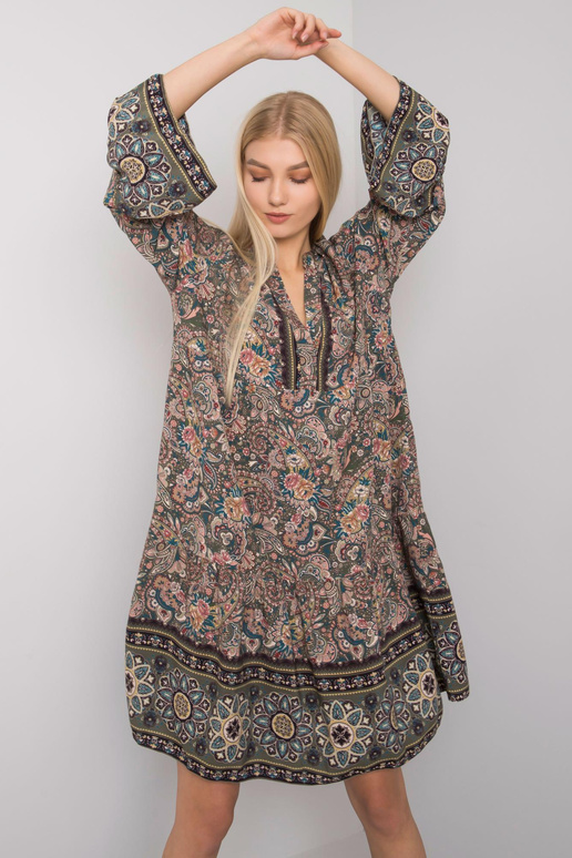 Khaki spalvos suknelė su raukšlėmis...