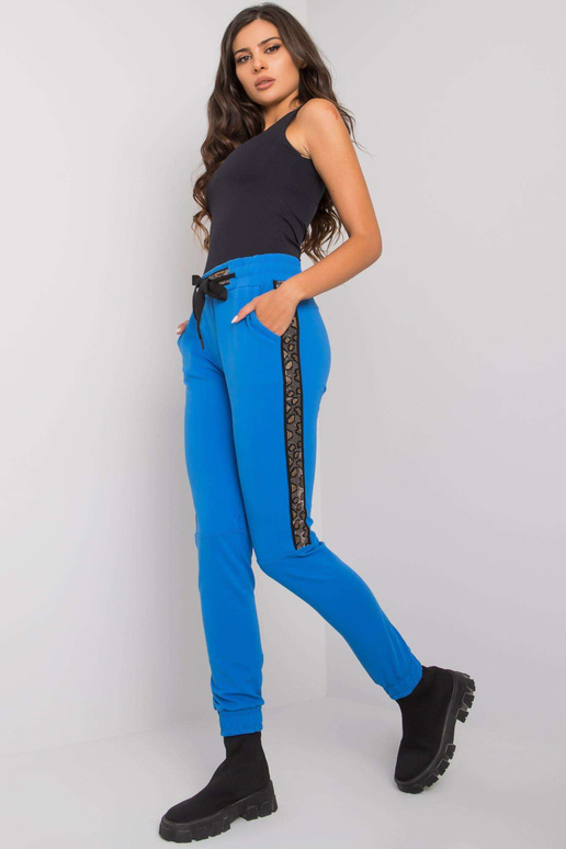 Mėlynos sportinės kelnės su Giulia...