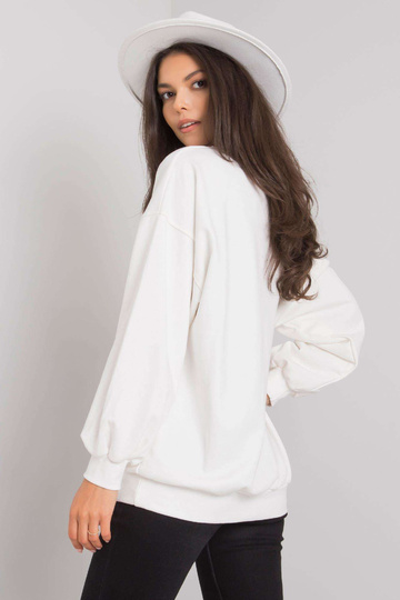 Ecru megztinis su Basile raštu 2