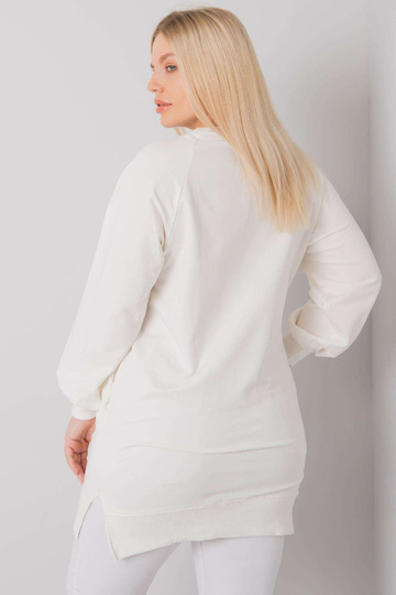 Ecru glotnus plius dydžio... 2