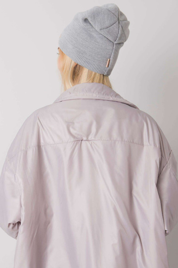 Pilka kepurė su kepurėle...