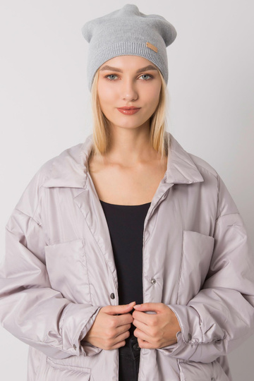 Pilka kepurė su kepurėle... 2