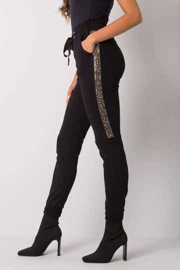 Juodos sportinės kelnės su...