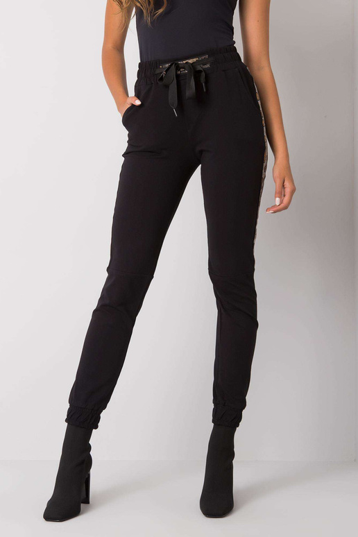 Juodos sportinės kelnės su Giulia...