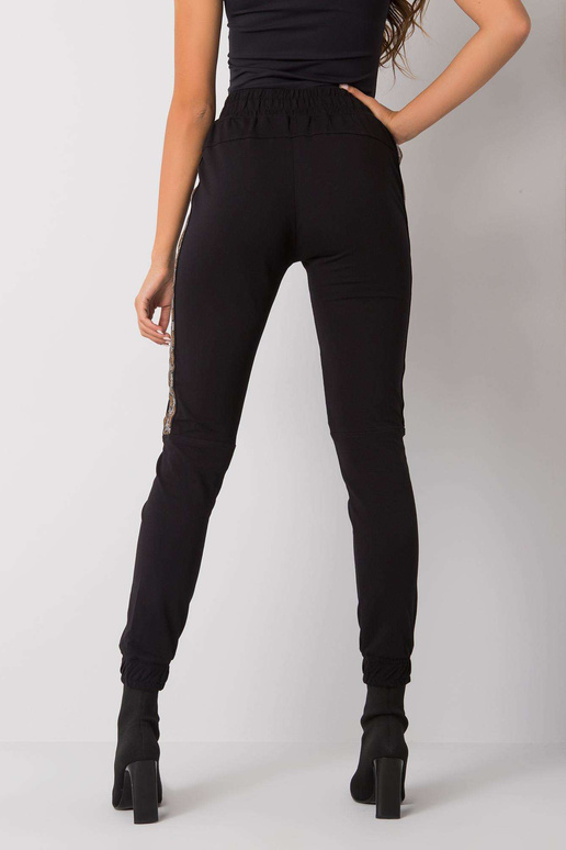 Juodos sportinės kelnės su Giulia...