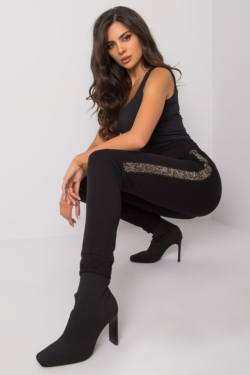 Juodos sportinės kelnės su Giulia...