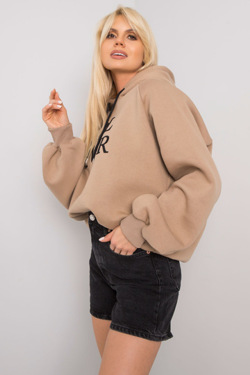 Tamsiai smėlio spalvos...