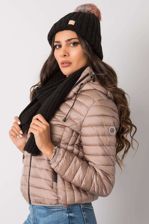 Juodas žiemos komplektas su kepure ir...